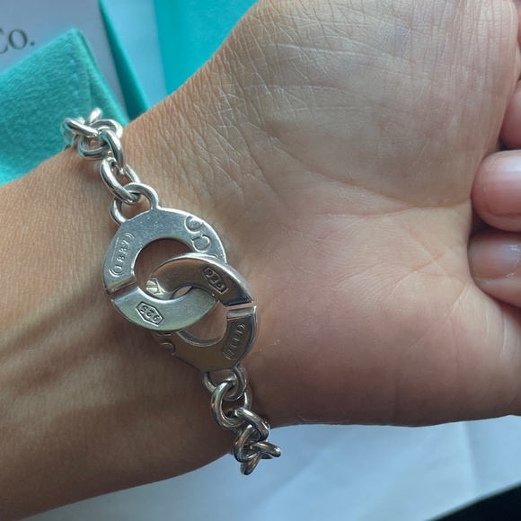Tiffany interlock bracelet - Picture 1 of 3